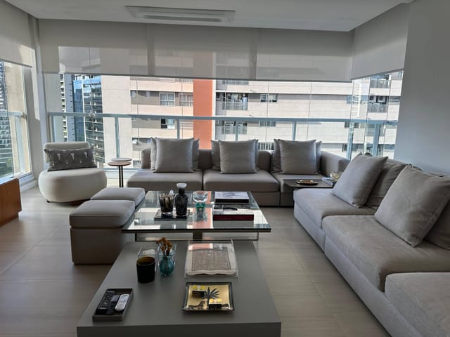 Apartamento com 152m² 3 quartos e 4 banheiros, à venda, no bairro Vila Olímpia em São Paulo