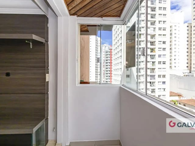 Apartamento 2 quartos e 2 banheiros, para alugar, no bairro Bigorrilho em Curitiba
