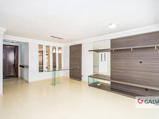 Apartamento 2 quartos e 2 banheiros, para alugar, no bairro Bigorrilho em Curitiba