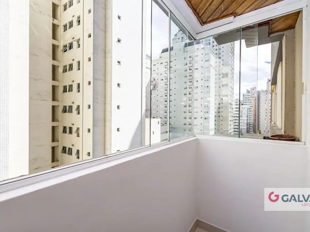 Apartamento 2 quartos e 2 banheiros, para alugar, no bairro Bigorrilho em Curitiba