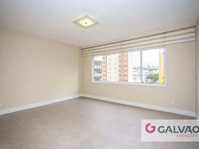 Apartamento 3 quartos e 1 banheiro, para alugar, no bairro Centro em Curitiba