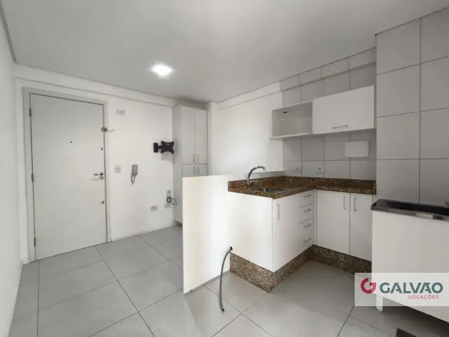 Apartamento 1 quarto e 1 banheiro, para alugar, no bairro Centro em Curitiba
