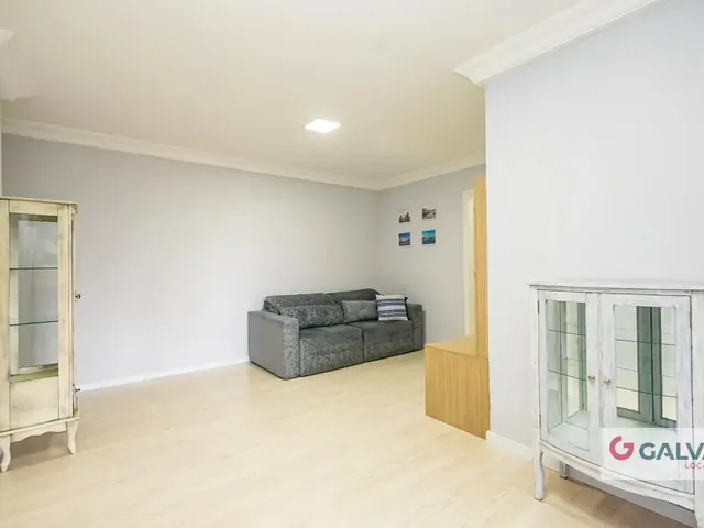 Apartamento 3 quartos e 2 banheiros, para alugar, no bairro Portão em Curitiba