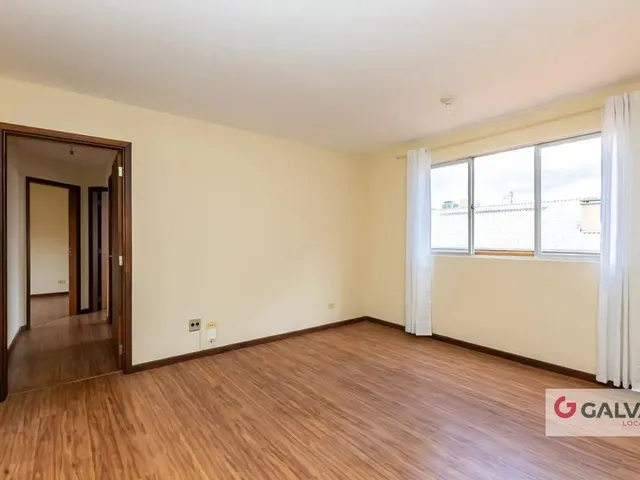 Apartamento 3 quartos e 2 banheiros, para alugar, no bairro Água Verde em Curitiba