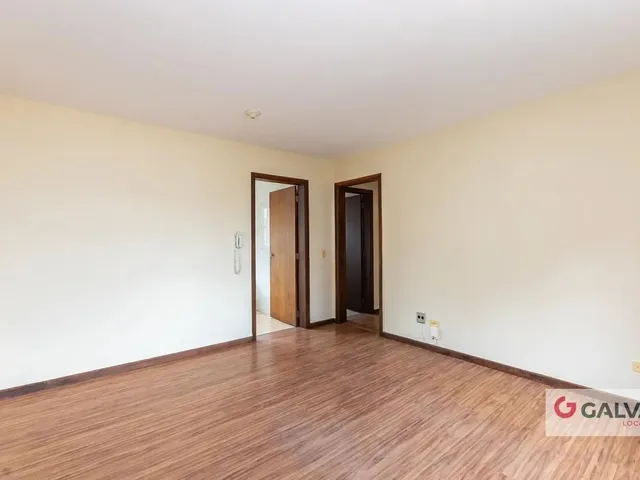 Apartamento 3 quartos e 2 banheiros, para alugar, no bairro Água Verde em Curitiba
