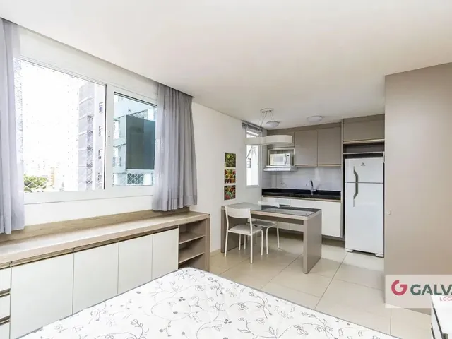 Apartamento 1 quarto e 1 banheiro, para alugar, no bairro Centro em Curitiba