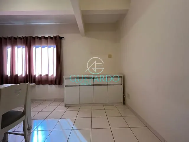 Apartamento com 65m² 1 quarto e 1 banheiro, para alugar, no bairro Centro em Londrina