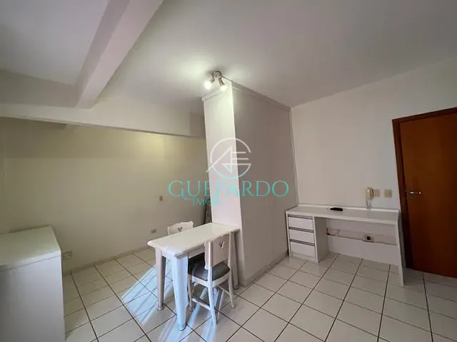 Apartamento com 65m² 1 quarto e 1 banheiro, para alugar, no bairro Centro em Londrina