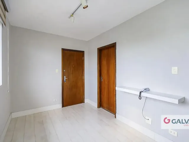 Apartamento 2 quartos e 1 banheiro, para alugar, no bairro Rebouças em Curitiba