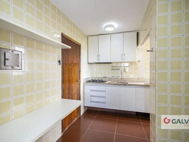 Apartamento 2 quartos e 1 banheiro, para alugar, no bairro Rebouças em Curitiba