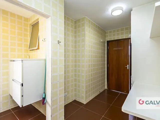 Apartamento 2 quartos e 1 banheiro, para alugar, no bairro Rebouças em Curitiba