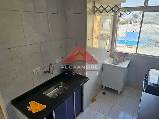 Apartamento com 78m² 2 quartos e 1 banheiro, para alugar, no bairro Vila Industrial em São José dos Campos