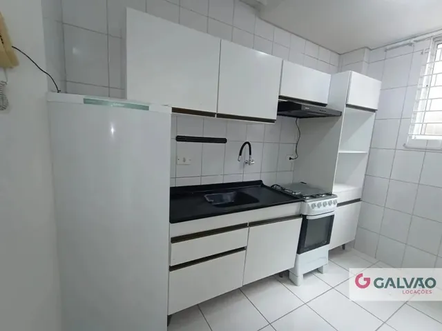 Apartamento 2 quartos e 1 banheiro, para alugar, no bairro Tingui em Curitiba