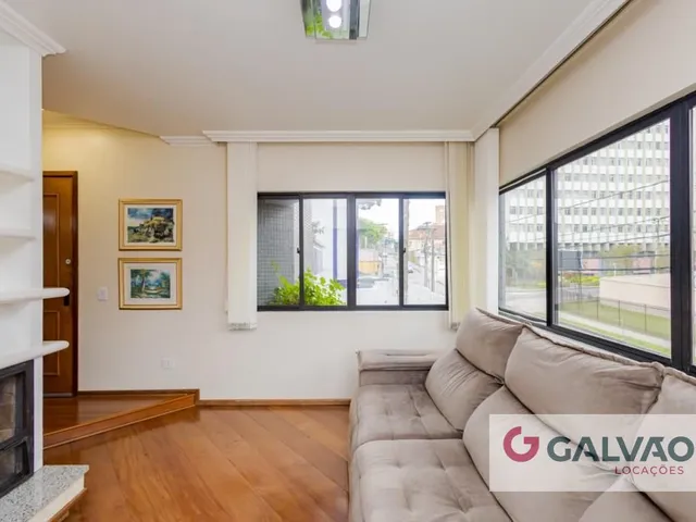 Apartamento 3 quartos e 3 banheiros, para alugar, no bairro Centro em Curitiba