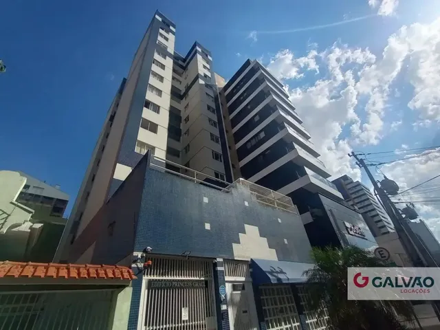 Apartamento 2 quartos e 1 banheiro, para alugar, no bairro Centro em Curitiba