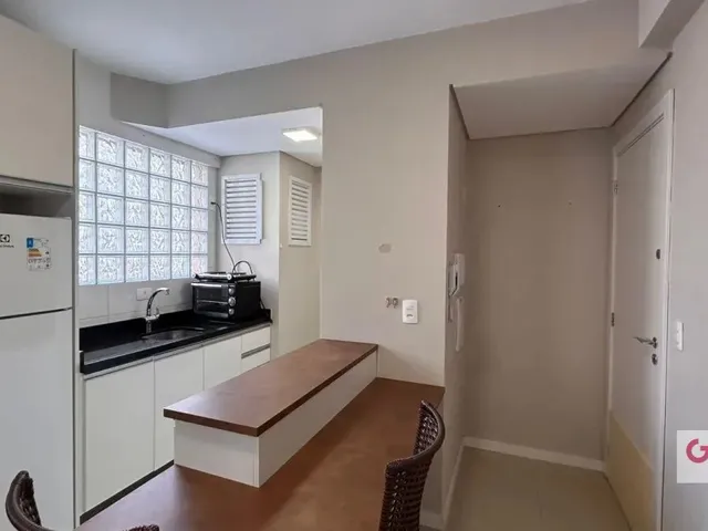 Apartamento 1 quarto e 1 banheiro, para alugar, no bairro Centro em Curitiba