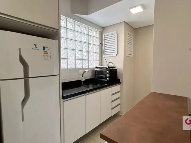 Apartamento 1 quarto e 1 banheiro, para alugar, no bairro Centro em Curitiba
