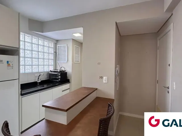 Apartamento 1 quarto e 1 banheiro, para alugar, no bairro Centro em Curitiba