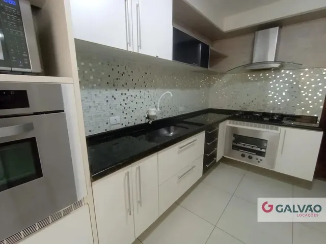 Apartamento 3 quartos e 2 banheiros, para alugar, no bairro Centro em Curitiba