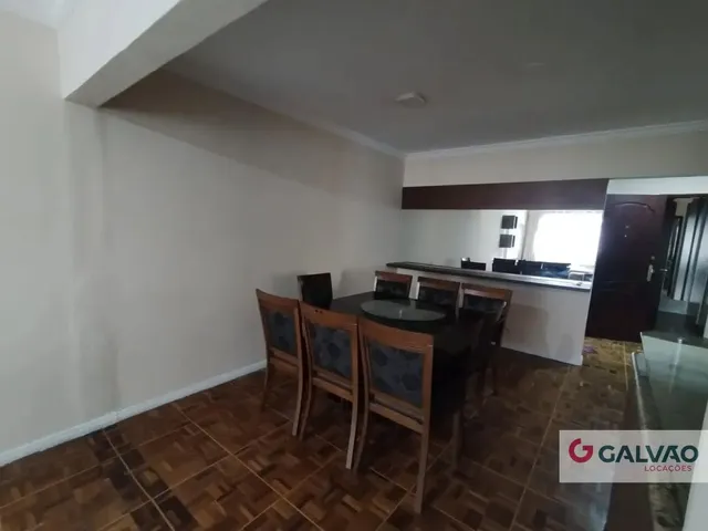 Apartamento 3 quartos e 2 banheiros, para alugar, no bairro Centro em Curitiba