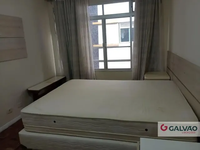Apartamento 3 quartos e 2 banheiros, para alugar, no bairro Centro em Curitiba
