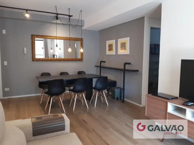 Apartamento 2 quartos e 2 banheiros, para alugar, no bairro Vila Izabel em Curitiba