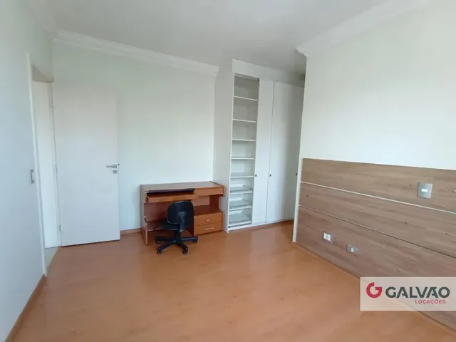 Apartamento 2 quartos e 1 banheiro, para alugar, no bairro Água Verde em Curitiba