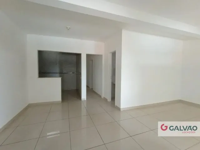 Apartamento 2 quartos e 1 banheiro, para alugar, no bairro Uberaba em Curitiba