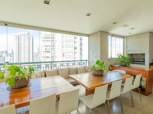Apartamento com 239m² 4 quartos e 6 banheiros, à venda, no bairro Brooklin Paulista em São Paulo