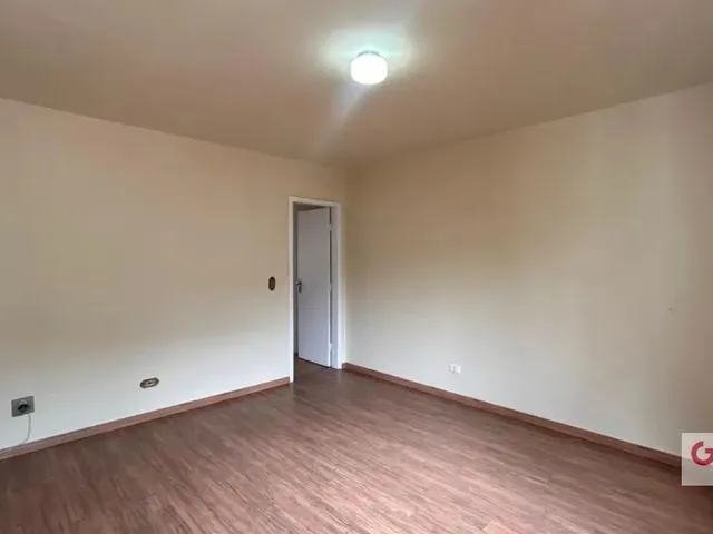 Apartamento 2 quartos e 1 banheiro, para alugar, no bairro Juvevê em Curitiba
