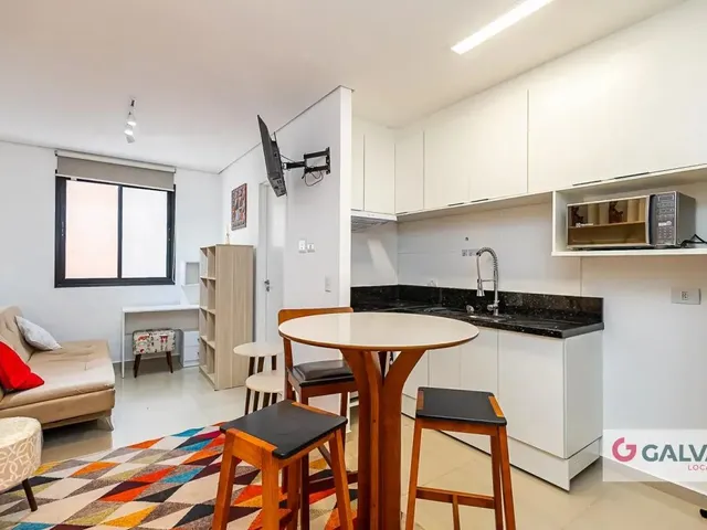 Apartamento 1 quarto e 1 banheiro, para alugar, no bairro Centro em Curitiba