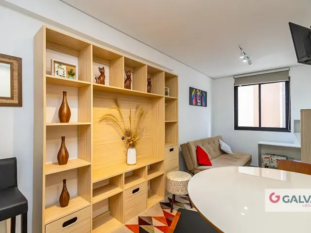 Apartamento 1 quarto e 1 banheiro, para alugar, no bairro Centro em Curitiba