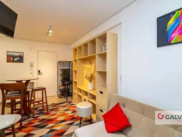 Apartamento 1 quarto e 1 banheiro, para alugar, no bairro Centro em Curitiba