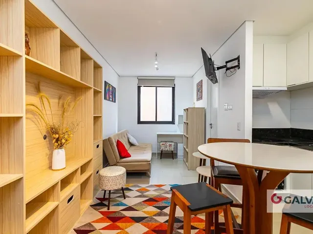 Apartamento 1 quarto e 1 banheiro, para alugar, no bairro Centro em Curitiba