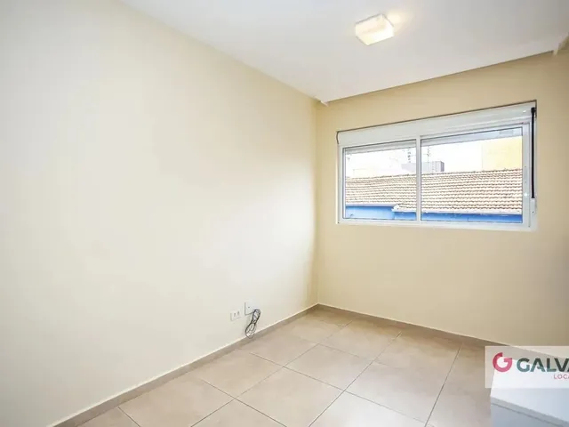 Apartamento 1 quarto e 1 banheiro, para alugar, no bairro Centro em Curitiba