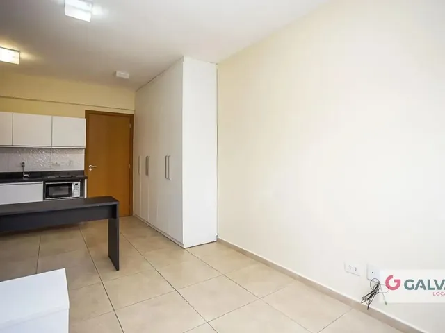 Apartamento 1 quarto e 1 banheiro, para alugar, no bairro Centro em Curitiba