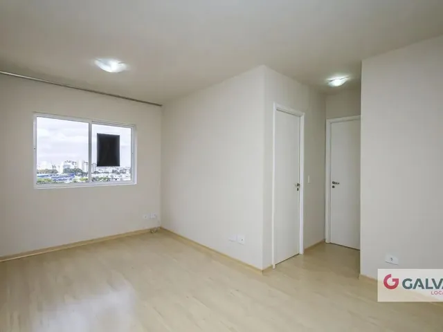 Apartamento 2 quartos e 1 banheiro, para alugar, no bairro Capão Raso em Curitiba