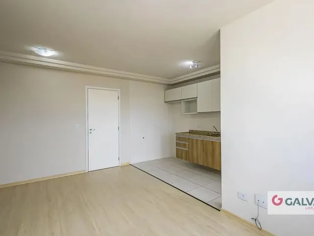 Apartamento 2 quartos e 1 banheiro, para alugar, no bairro Capão Raso em Curitiba