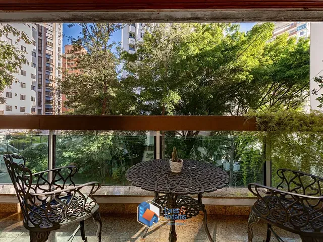 Apartamento com 231m² 4 quartos e 5 banheiros, à venda, no bairro Real Parque em São Paulo