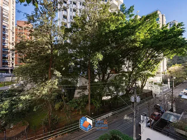 Apartamento com 231m² 4 quartos e 5 banheiros, à venda, no bairro Real Parque em São Paulo