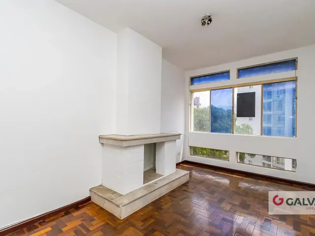 Apartamento 2 quartos e 1 banheiro, para alugar, no bairro Centro em Curitiba