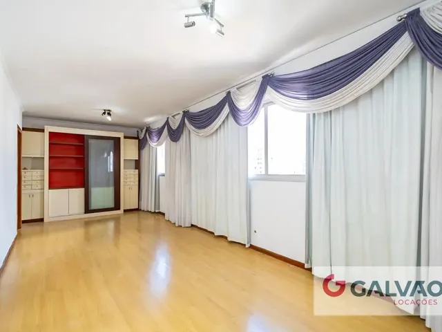 Apartamento 3 quartos e 1 banheiro, para alugar, no bairro Centro em Curitiba