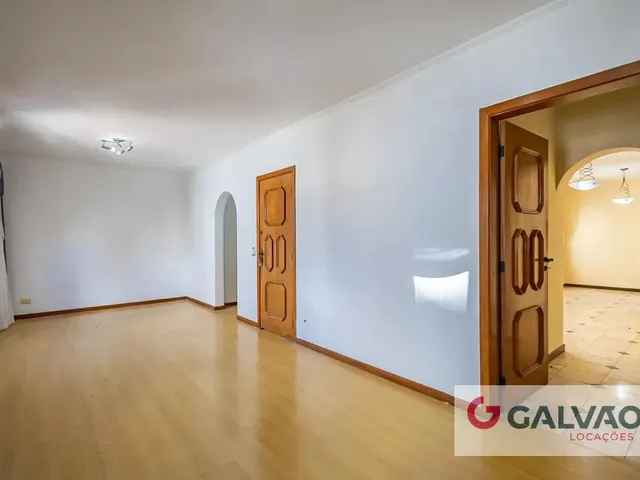Apartamento 3 quartos e 1 banheiro, para alugar, no bairro Centro em Curitiba