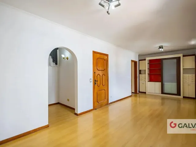 Apartamento 3 quartos e 1 banheiro, para alugar, no bairro Centro em Curitiba