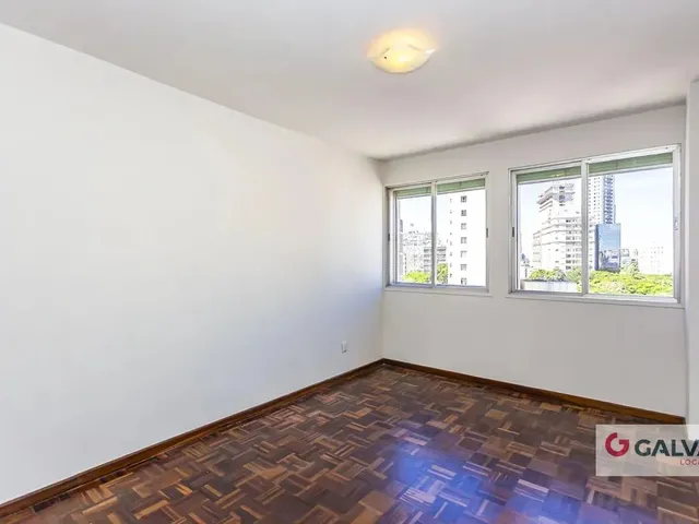 Apartamento 4 quartos e 3 banheiros, para alugar, no bairro Centro em Curitiba