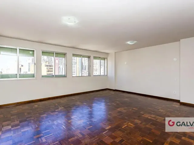 Apartamento 4 quartos e 3 banheiros, para alugar, no bairro Centro em Curitiba