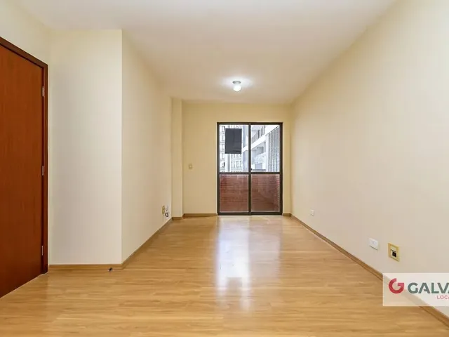 Apartamento 3 quartos e 1 banheiro, para alugar, no bairro Cristo Rei em Curitiba