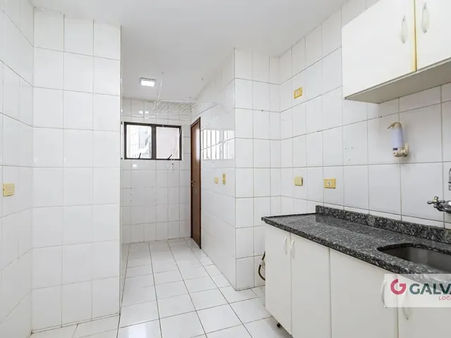 Apartamento 3 quartos e 1 banheiro, para alugar, no bairro Cristo Rei em Curitiba