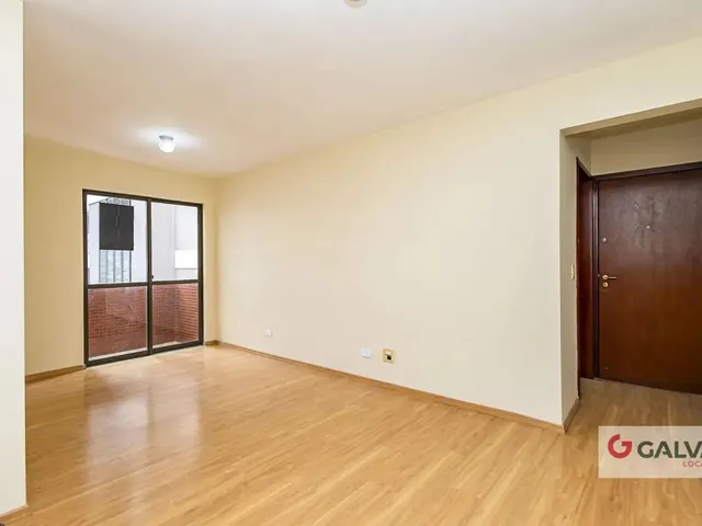Apartamento 3 quartos e 1 banheiro, para alugar, no bairro Cristo Rei em Curitiba