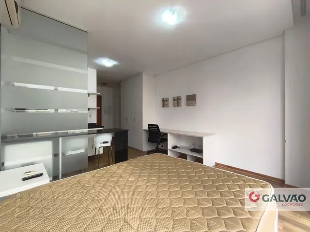 Apartamento 1 quarto e 1 banheiro, para alugar, no bairro Centro em Curitiba